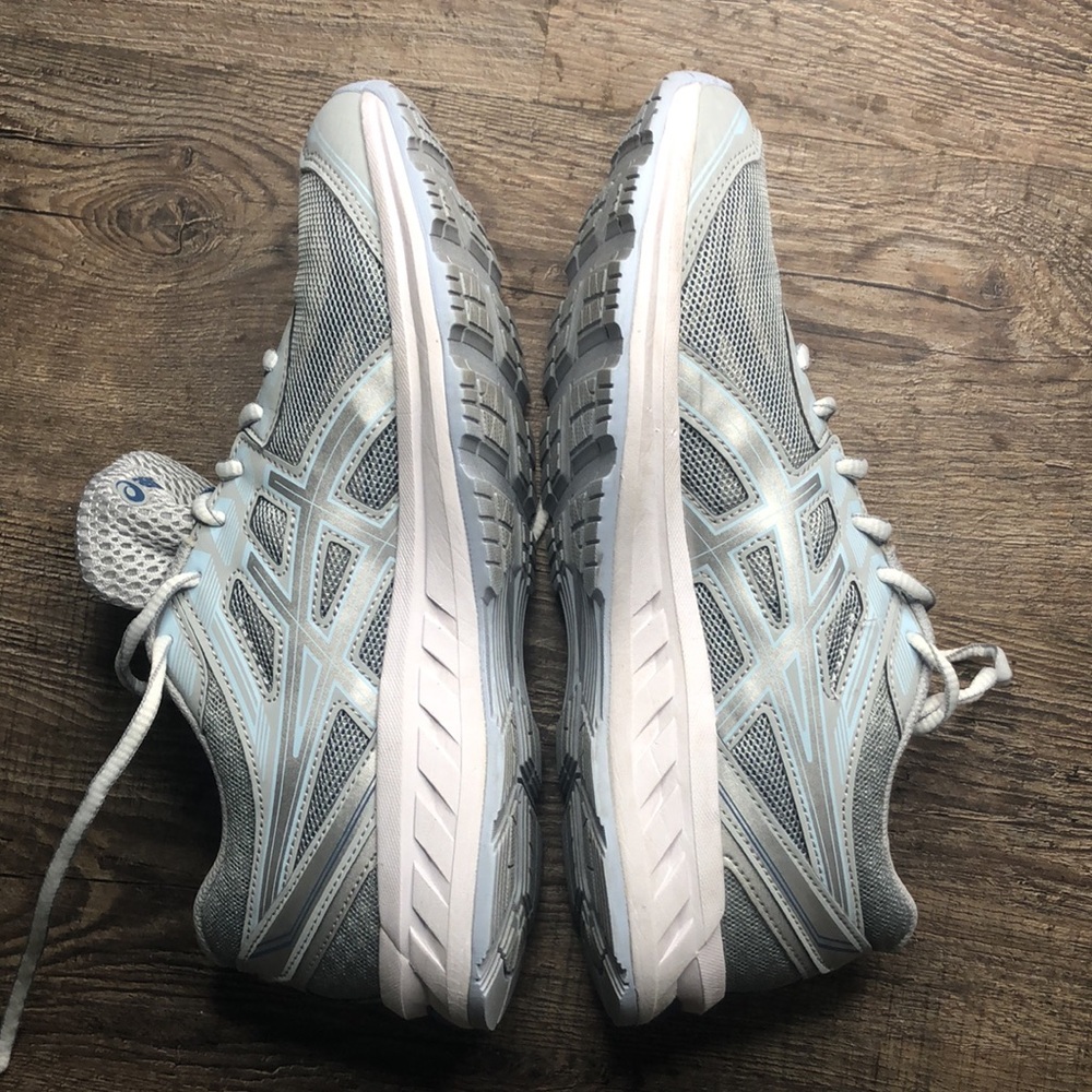 ASICS - Picture 6 of 7